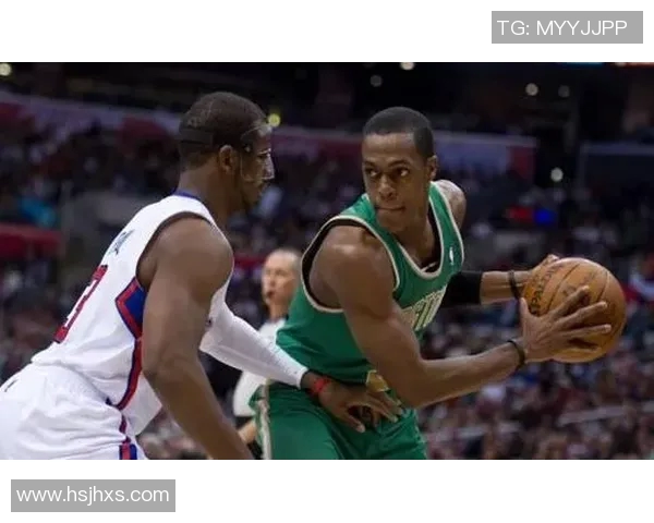 足球明星遭遇意外冲突现场视频曝光引发热议与讨论