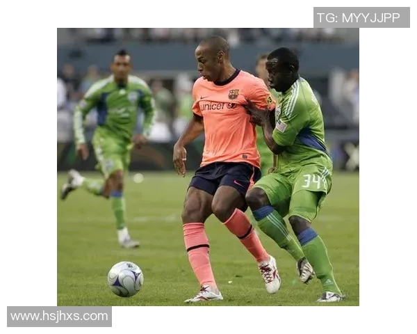 足球明星精彩护球瞬间高清图片大集合尽显球场风采与技术魅力